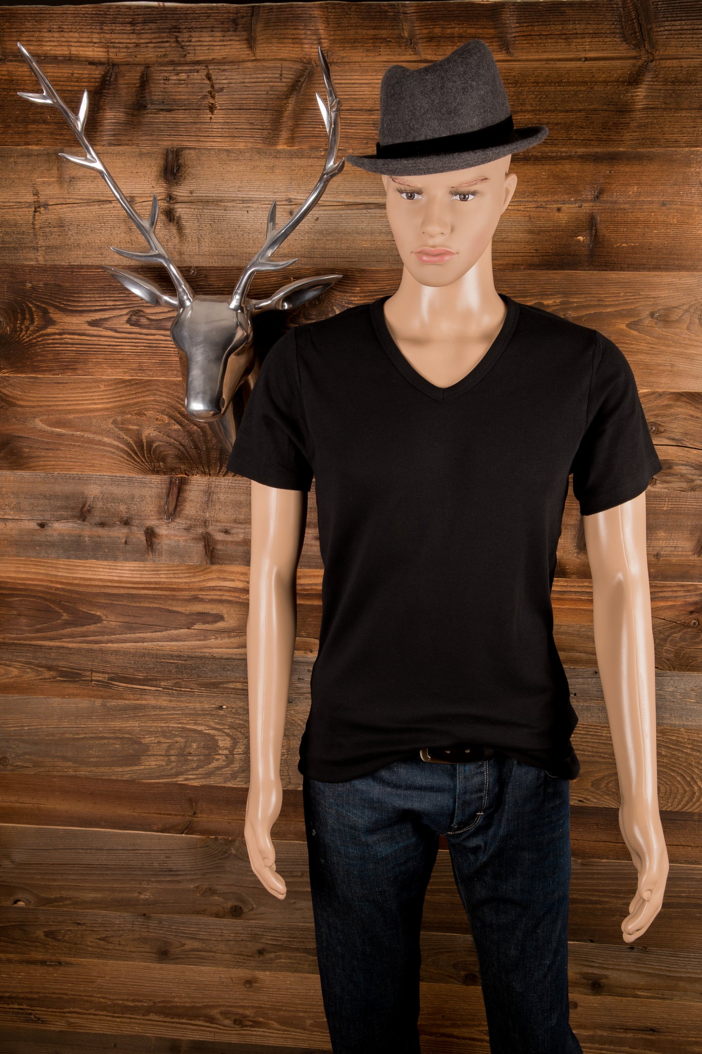 Clint V-Neck T-Shirt kurzarm - Farbe schwarz